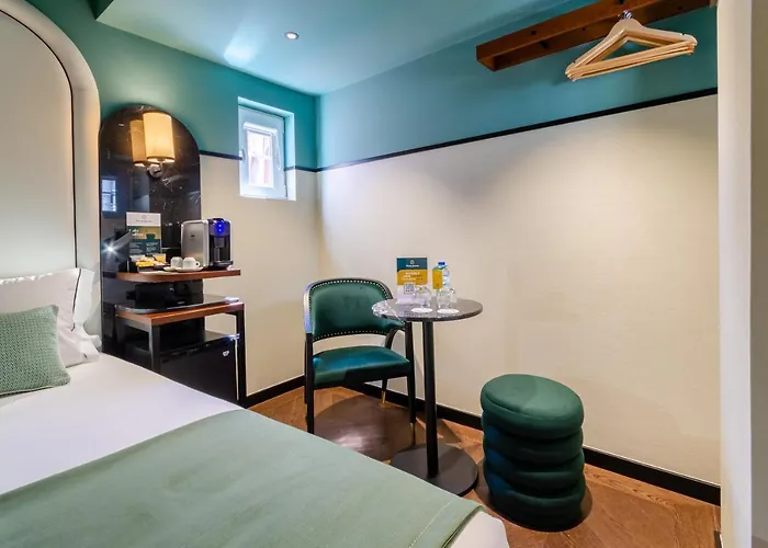 Hotel Nicola Rossio 3*