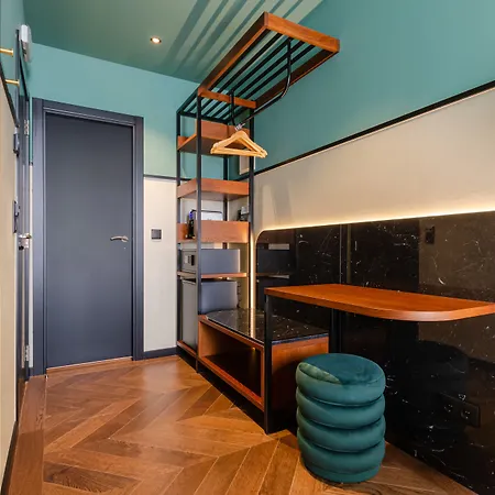 Nicola Rossio Otel